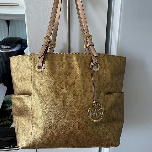 MICHAEL KORS Gold Jet Set Metallic Mirrored Tote Bag w side pockets 16 x 11.5